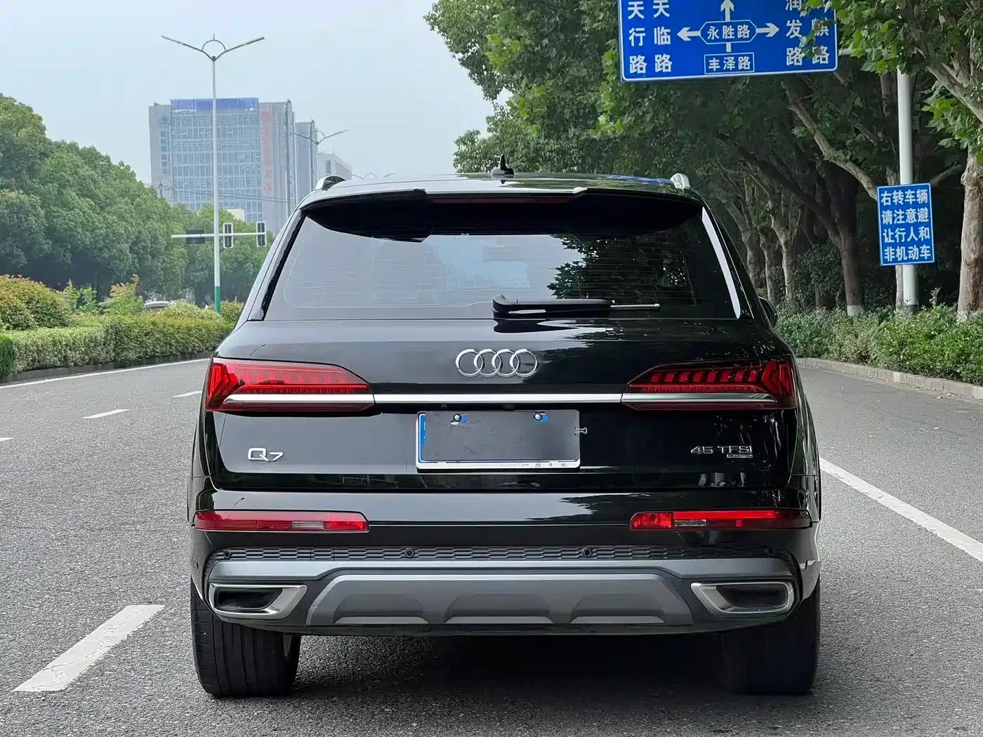 Audi Q7 2023 45 TFSI quattro S line Sport — миниатюра 4