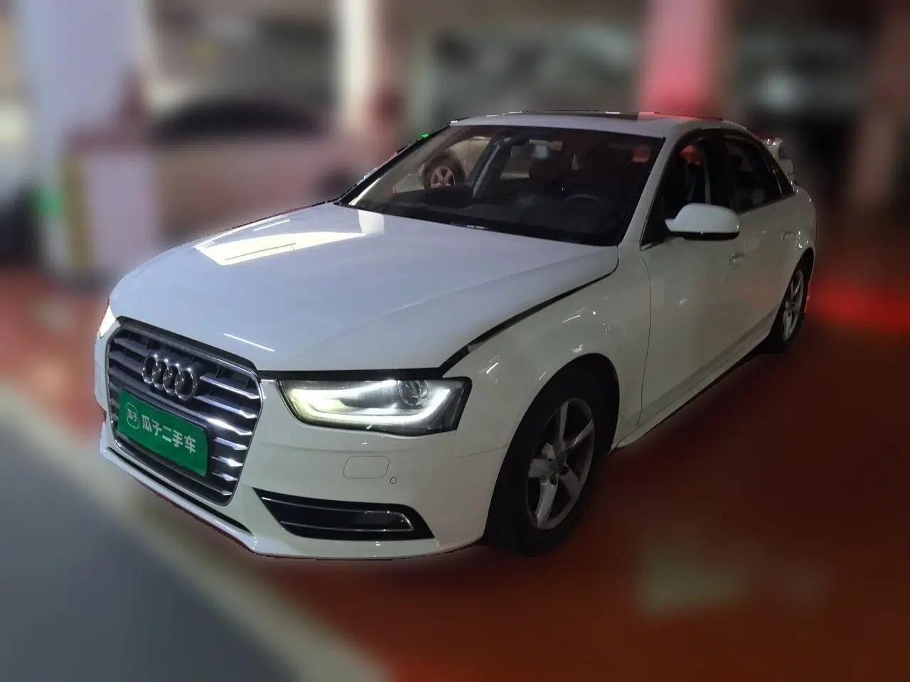 Audi A4L 2015 30 TFSI Automatic Comfort Model — миниатюра 1