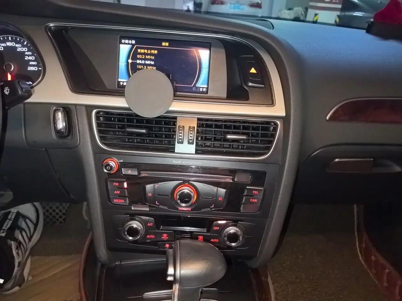 Audi A4L 2015 30 TFSI Automatic Comfort Model — миниатюра 12