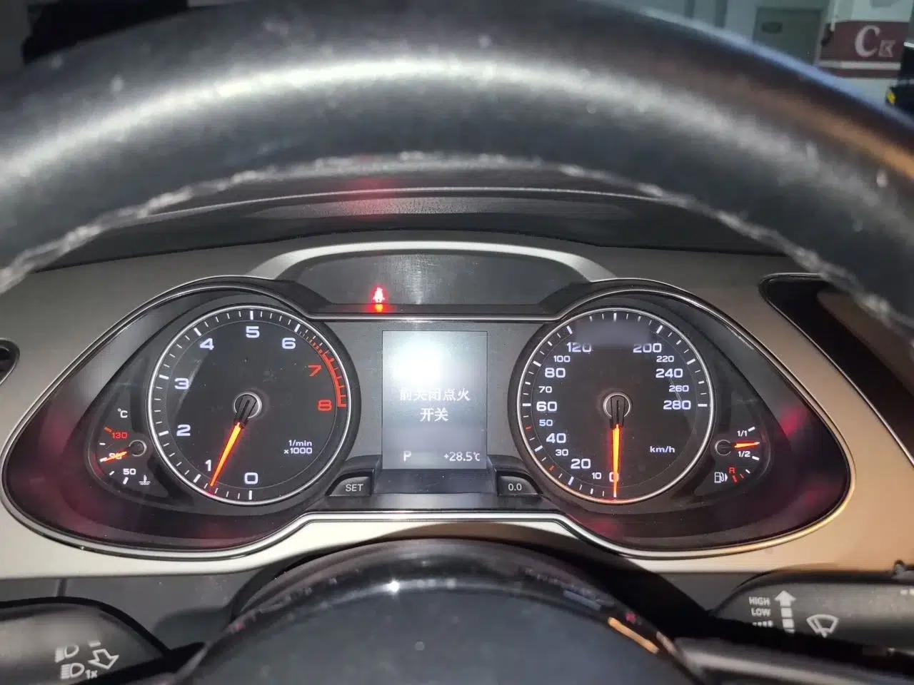 Audi A4L 2015 30 TFSI Automatic Comfort Model — миниатюра 10