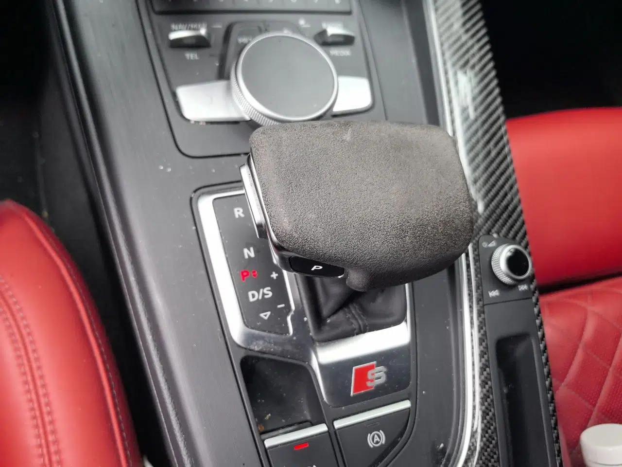 Audi A4 2020 Avant Futurist 40 TFSI Luxury Dynamic Model — миниатюра 14