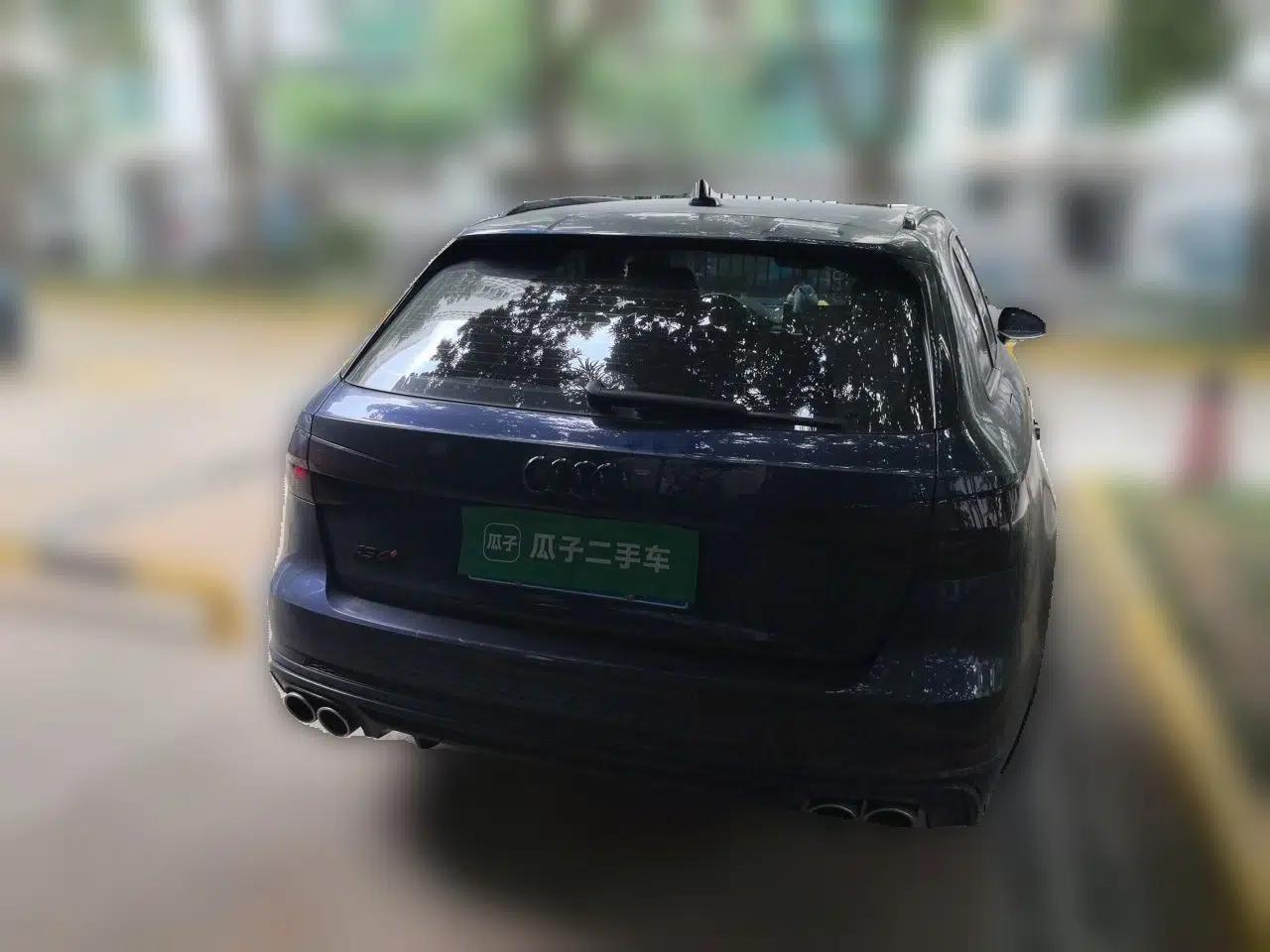 Audi A4 2020 Avant Futurist 40 TFSI Luxury Dynamic Model — миниатюра 5