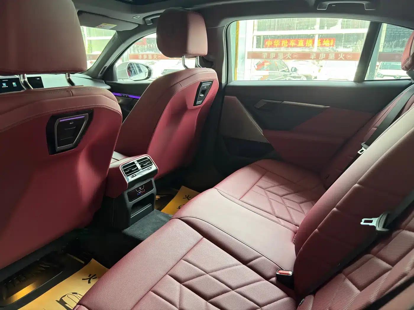BMW i5 2025 eDrive 35L M Sport Package — миниатюра 11