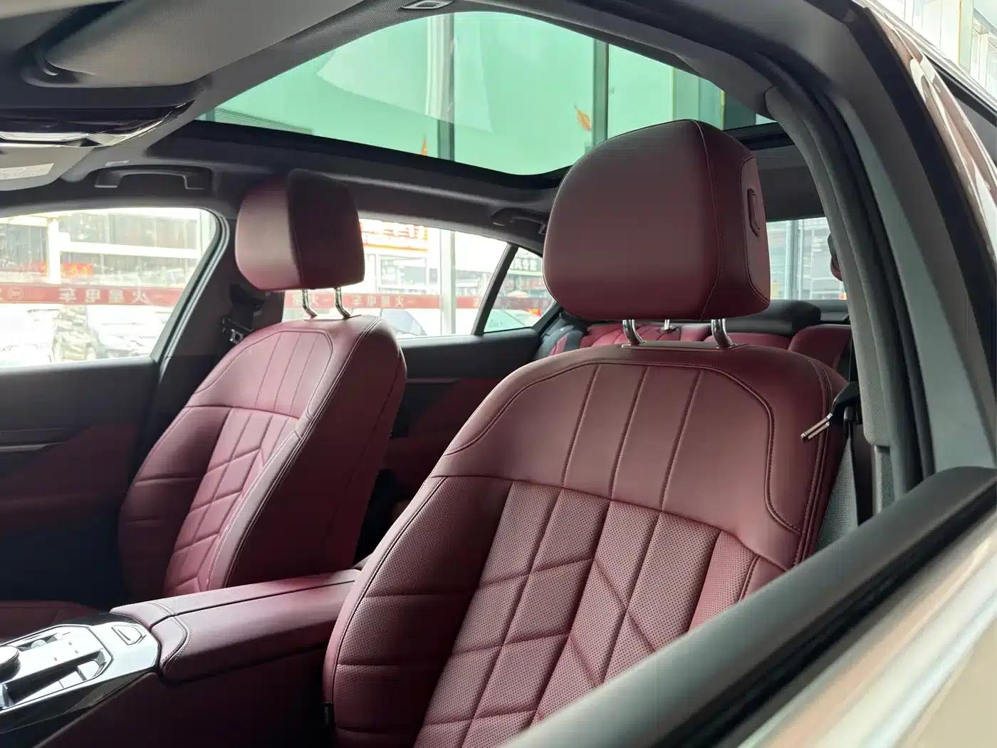 BMW i5 2025 eDrive 35L M Sport Package — миниатюра 14