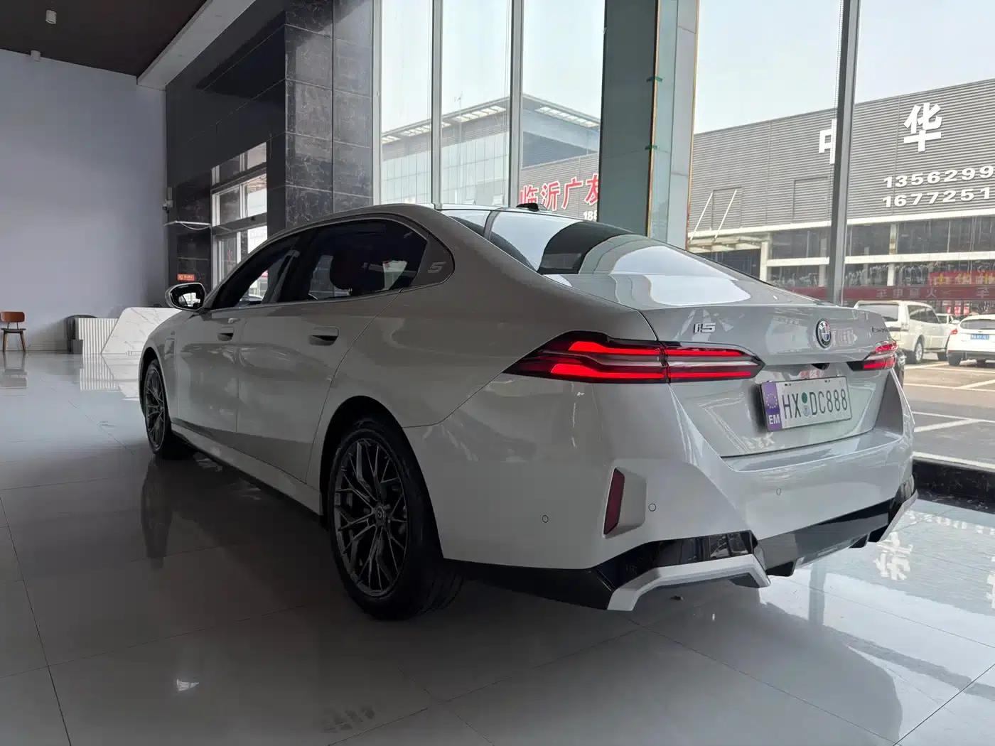 BMW i5 2025 eDrive 35L M Sport Package — миниатюра 15