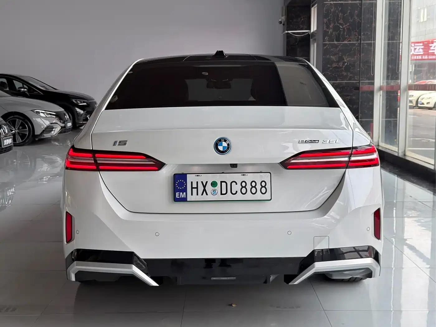 BMW i5 2025 eDrive 35L M Sport Package — миниатюра 19