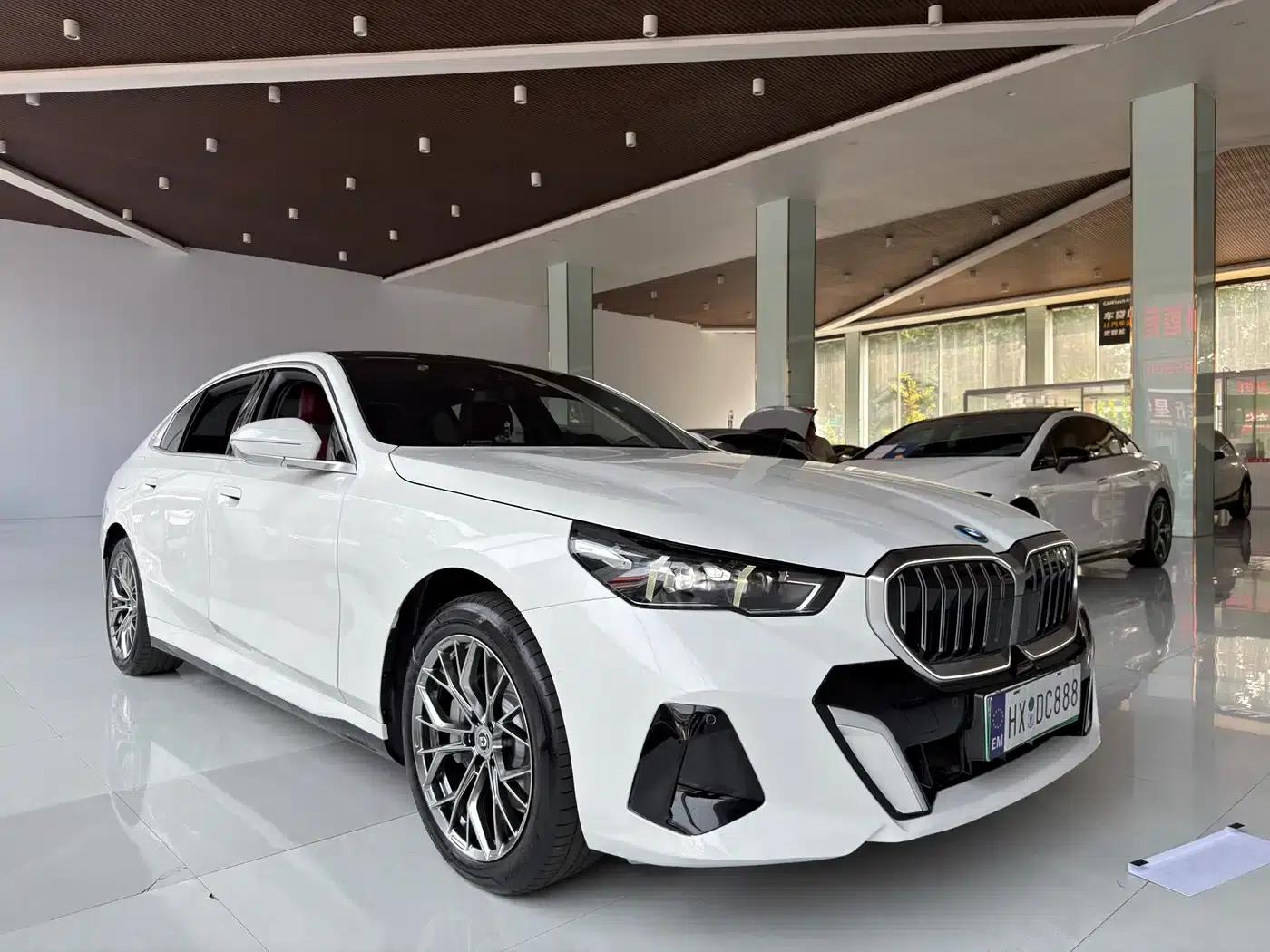 BMW i5 2025 eDrive 35L M Sport Package — миниатюра 3