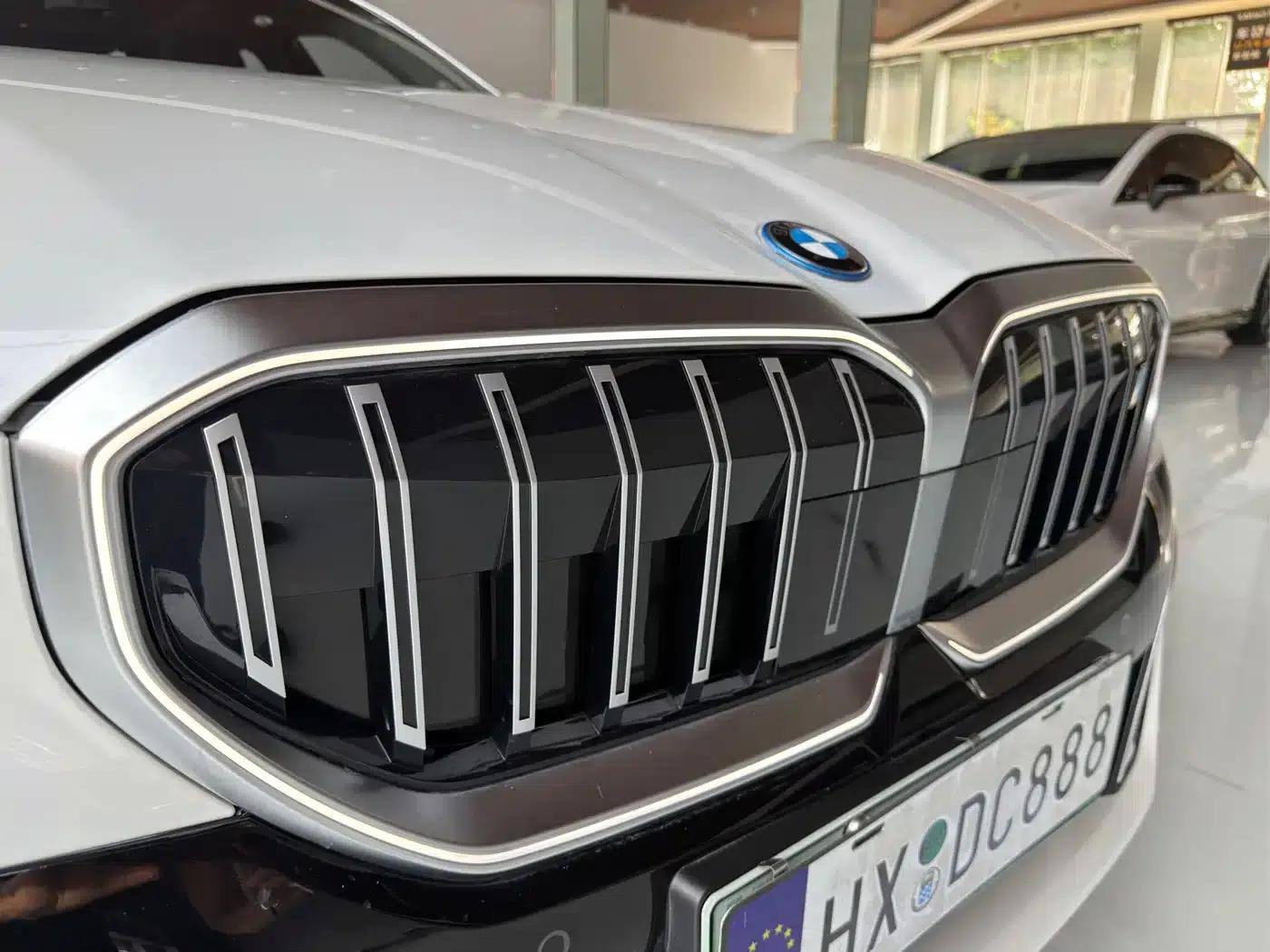 BMW i5 2025 eDrive 35L M Sport Package — миниатюра 4
