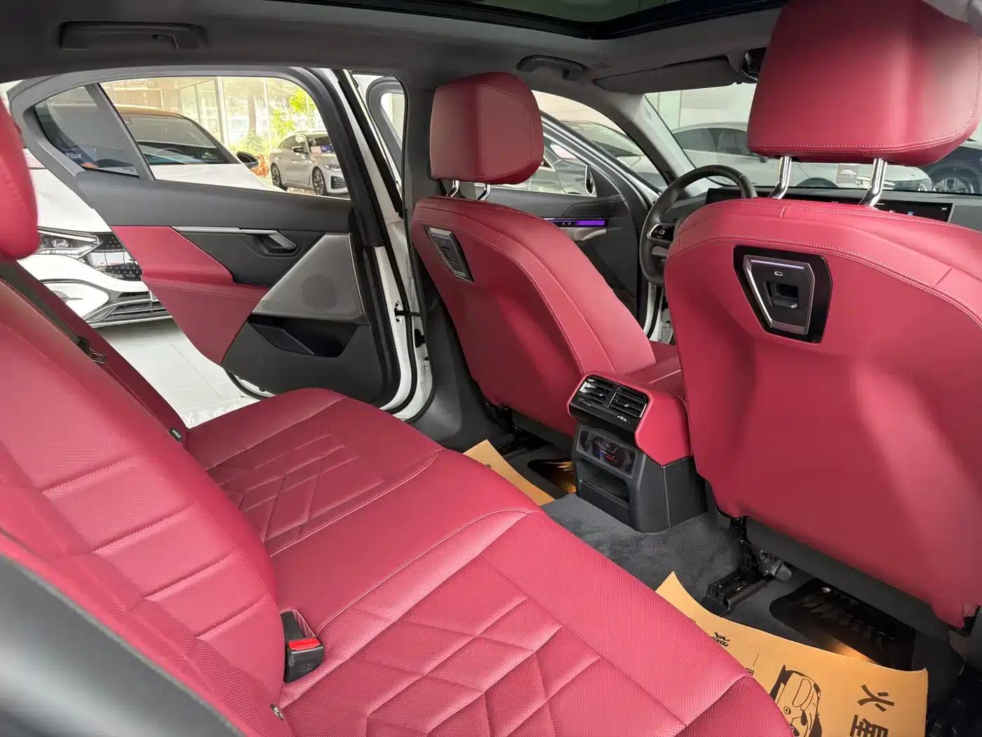 BMW i5 2025 eDrive 35L M Sport Package — миниатюра 8