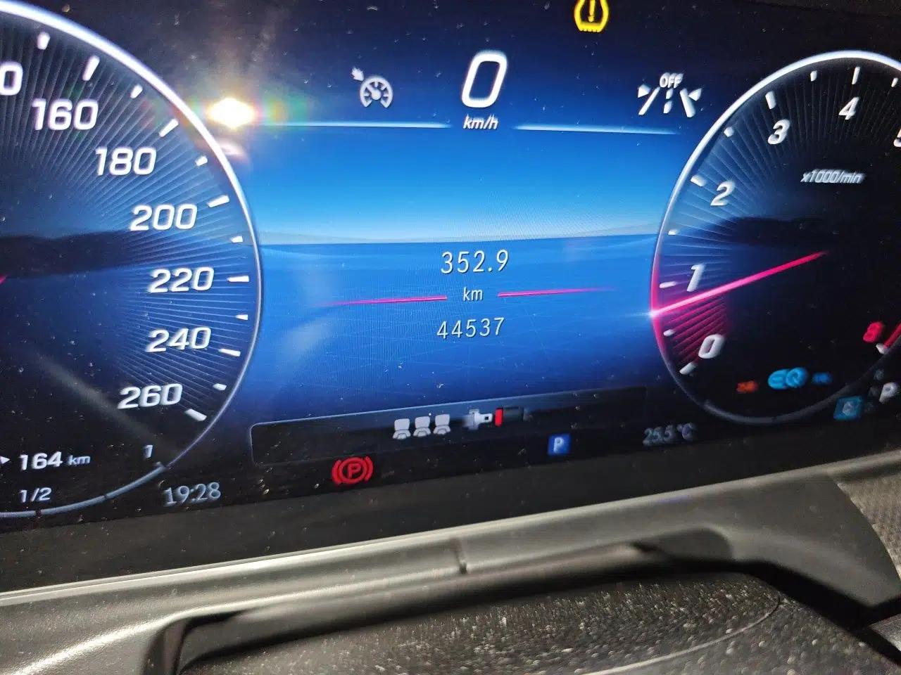 Mercedes-Benz C-Class 2022 Restyled C 260 L Sport Edition — миниатюра 12