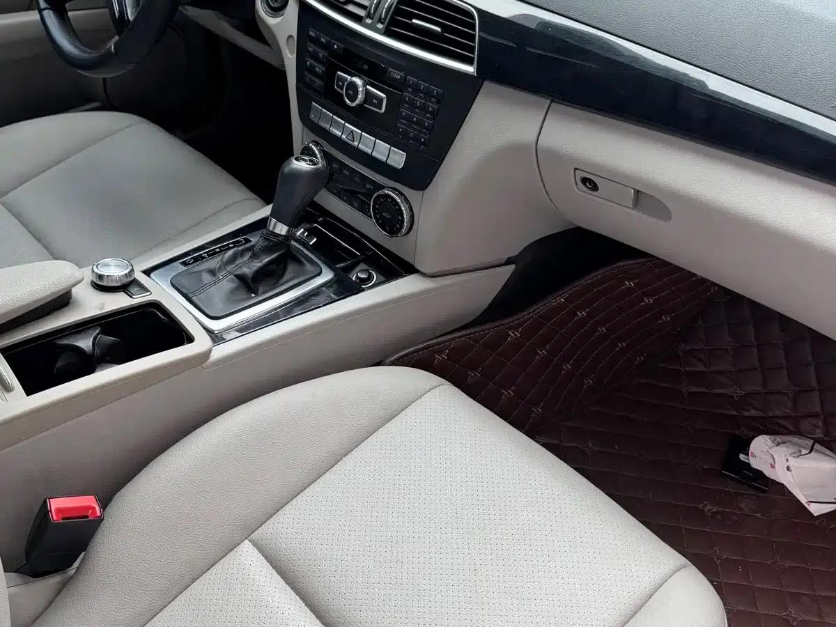 Mercedes-Benz C-Class 2013 C 180 CGI Classic — миниатюра 3