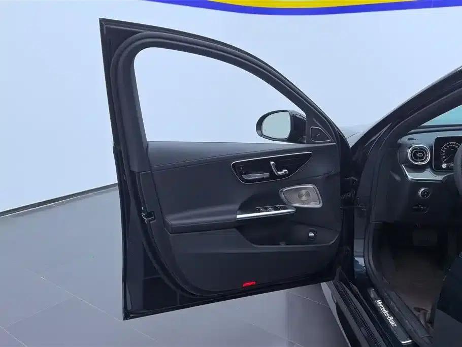 Mercedes-Benz C-Class 2024 Facelift C 260 L Midnight Sport Edition — миниатюра 7