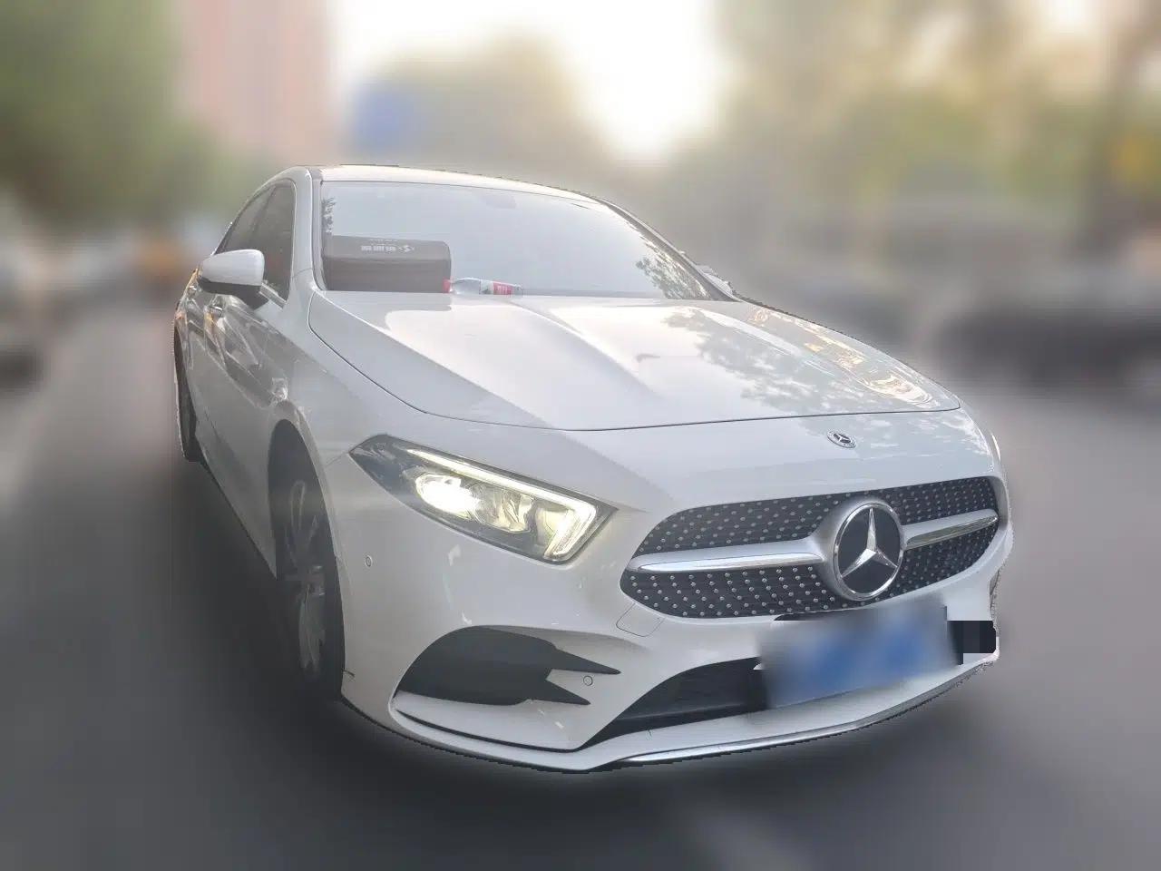 Mercedes-Benz A-Class 2022 A 200 L Sport Sedan Dynamic Model — миниатюра 3