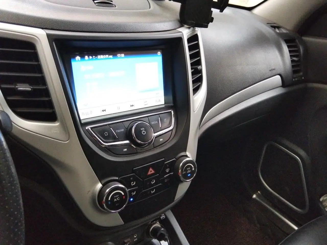 CHANGAN CS35 2016 1.6L Manual Luxury Model China IV — миниатюра 13