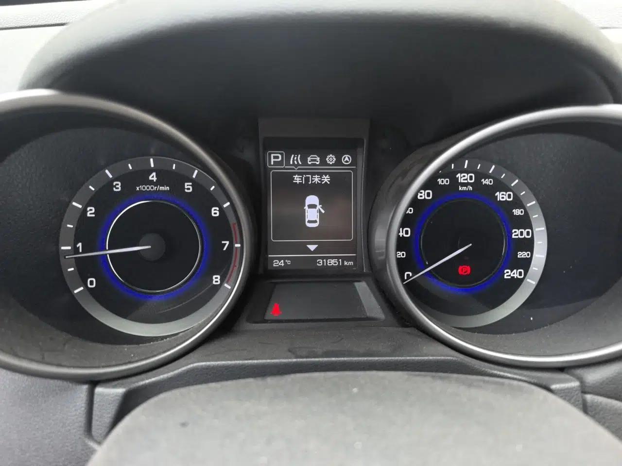 CHANGAN CS35 2017 1.6L Automatic Luxury Model — миниатюра 11