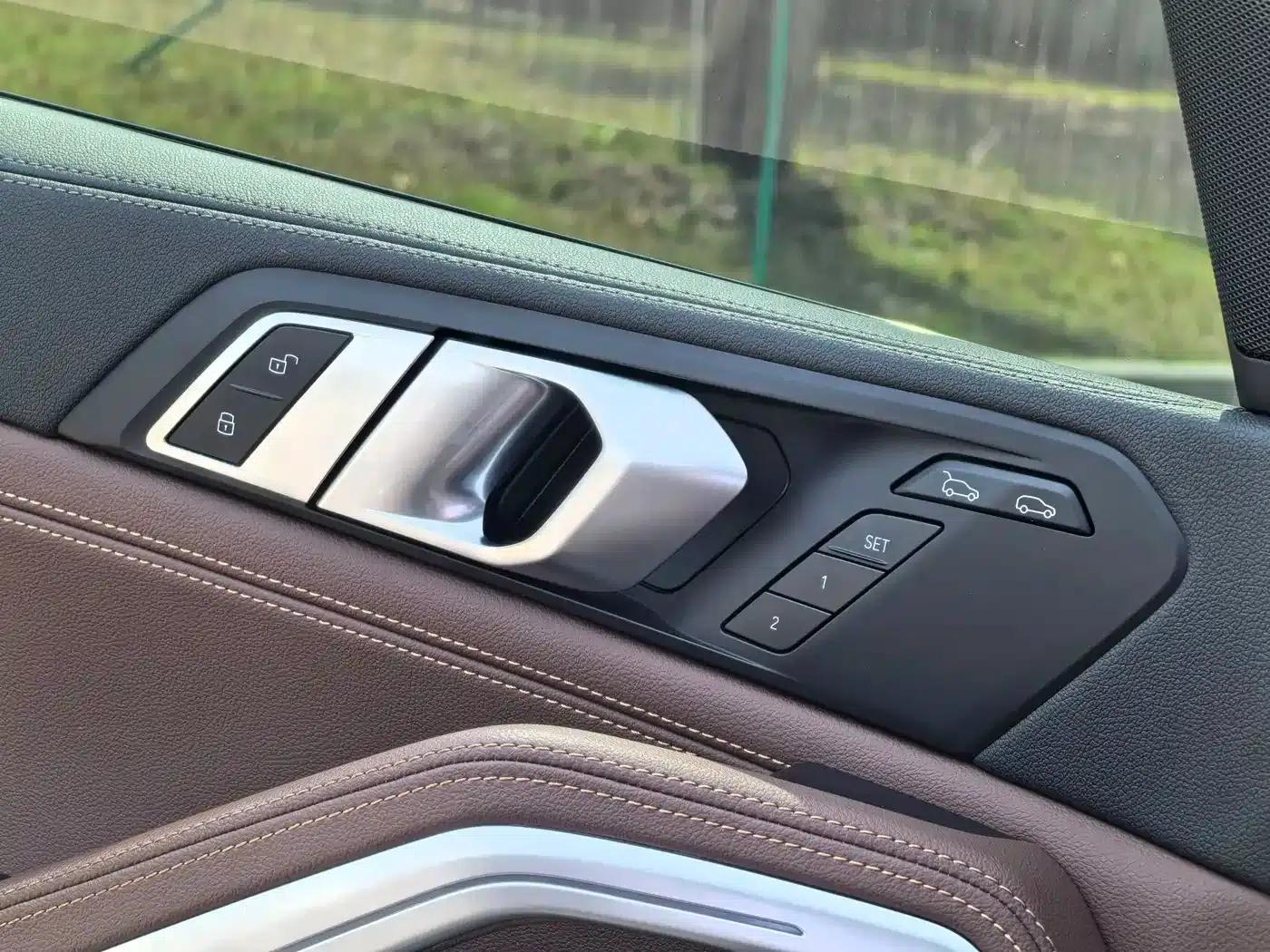 2022 BMW X6 xDrive30i M Sport Package — миниатюра 21