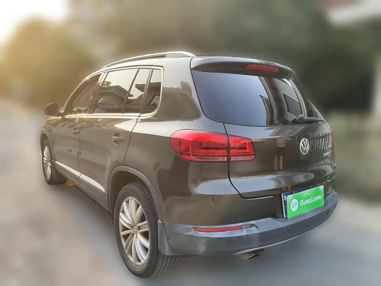 Volkswagen Tiguan 2013 2.0 TSI Automatic All-Wheel-Drive Flagship Edition — миниатюра 4