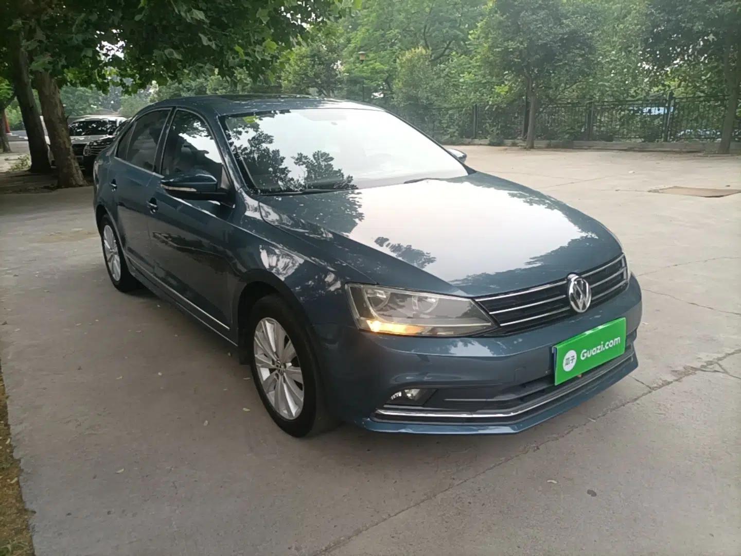 Volkswagen Sagitar 2015 230TSI Automatic Comfort Version — миниатюра 3