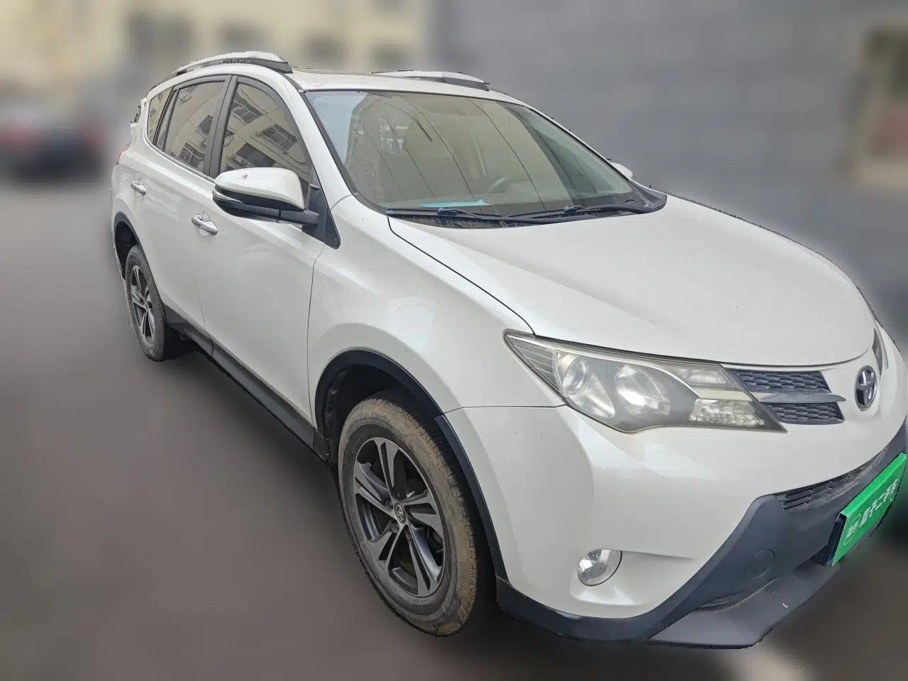 Toyota RAV4 2015 2.0L CVT Four-Wheel Drive New Edition — миниатюра 3