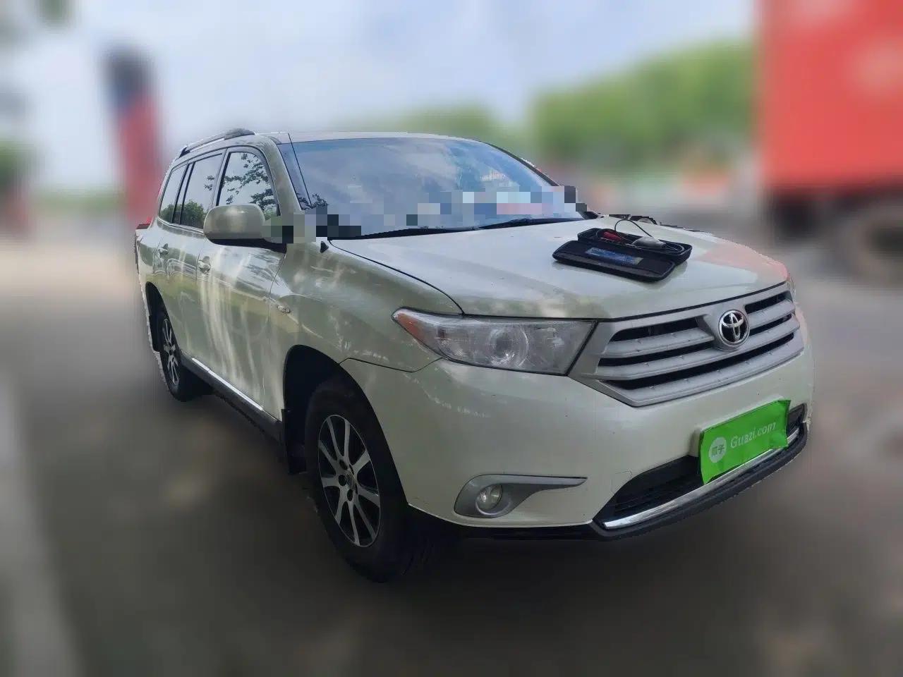 Toyota Highlander 2012 2.7L 2WD 5-Seater Elite Edition — миниатюра 3