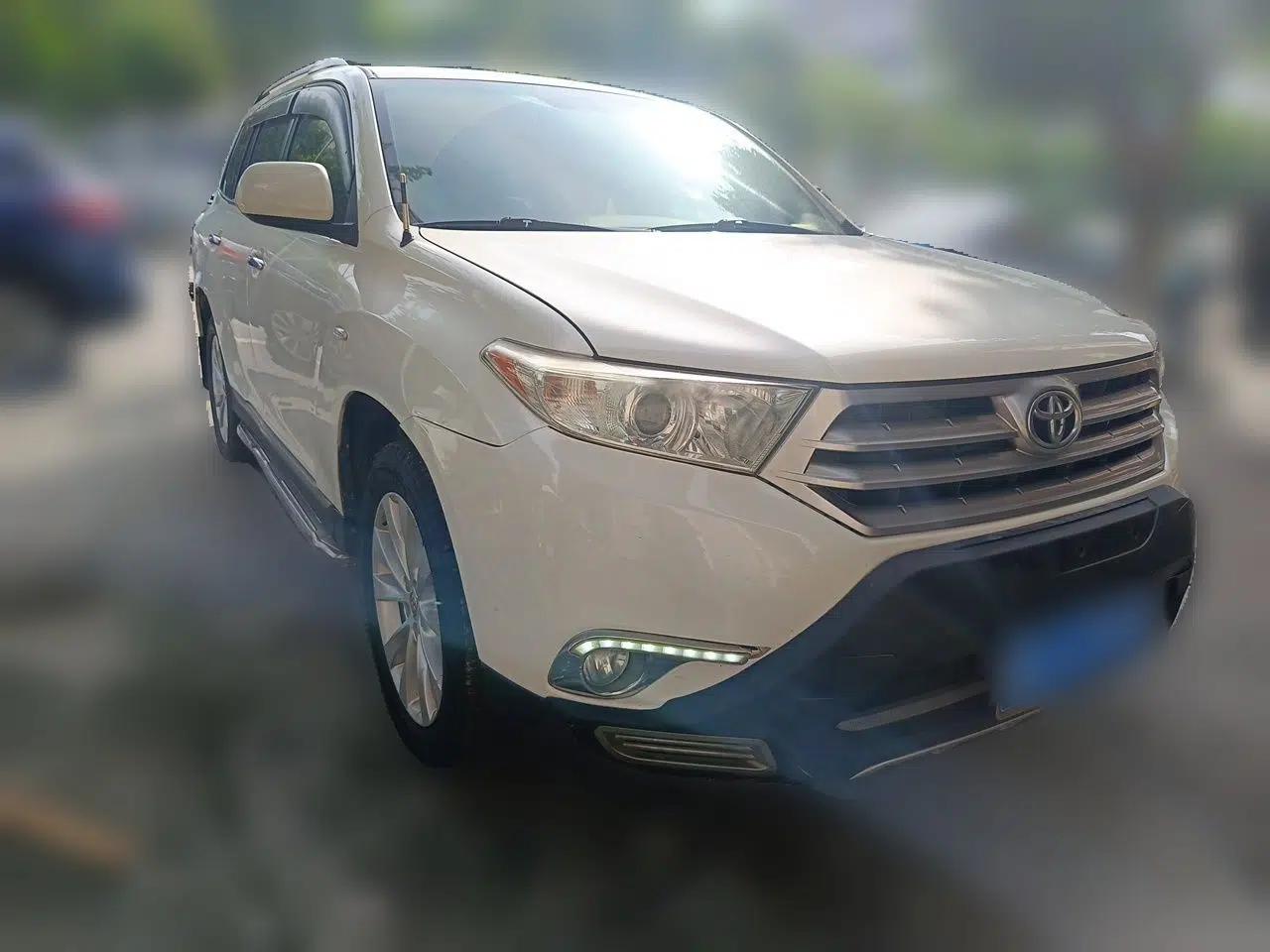 Toyota Highlander 2012 2.7L 2WD 5-Seater Elite Edition — миниатюра 3