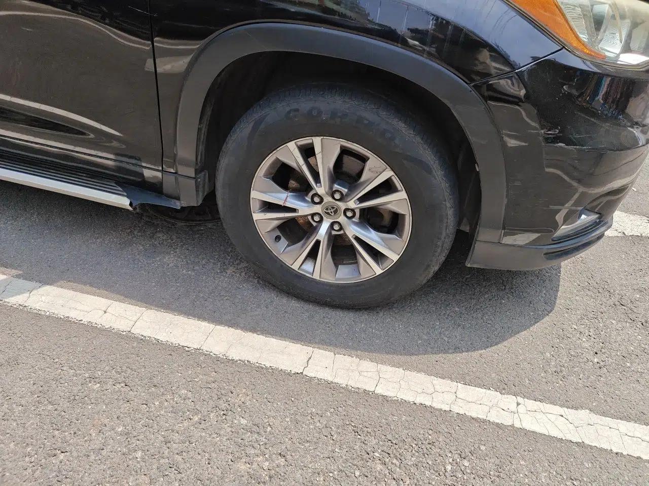 Toyota Highlander 2015 2.0T Four-Wheel Drive Elite Edition 7-Seater — миниатюра 8