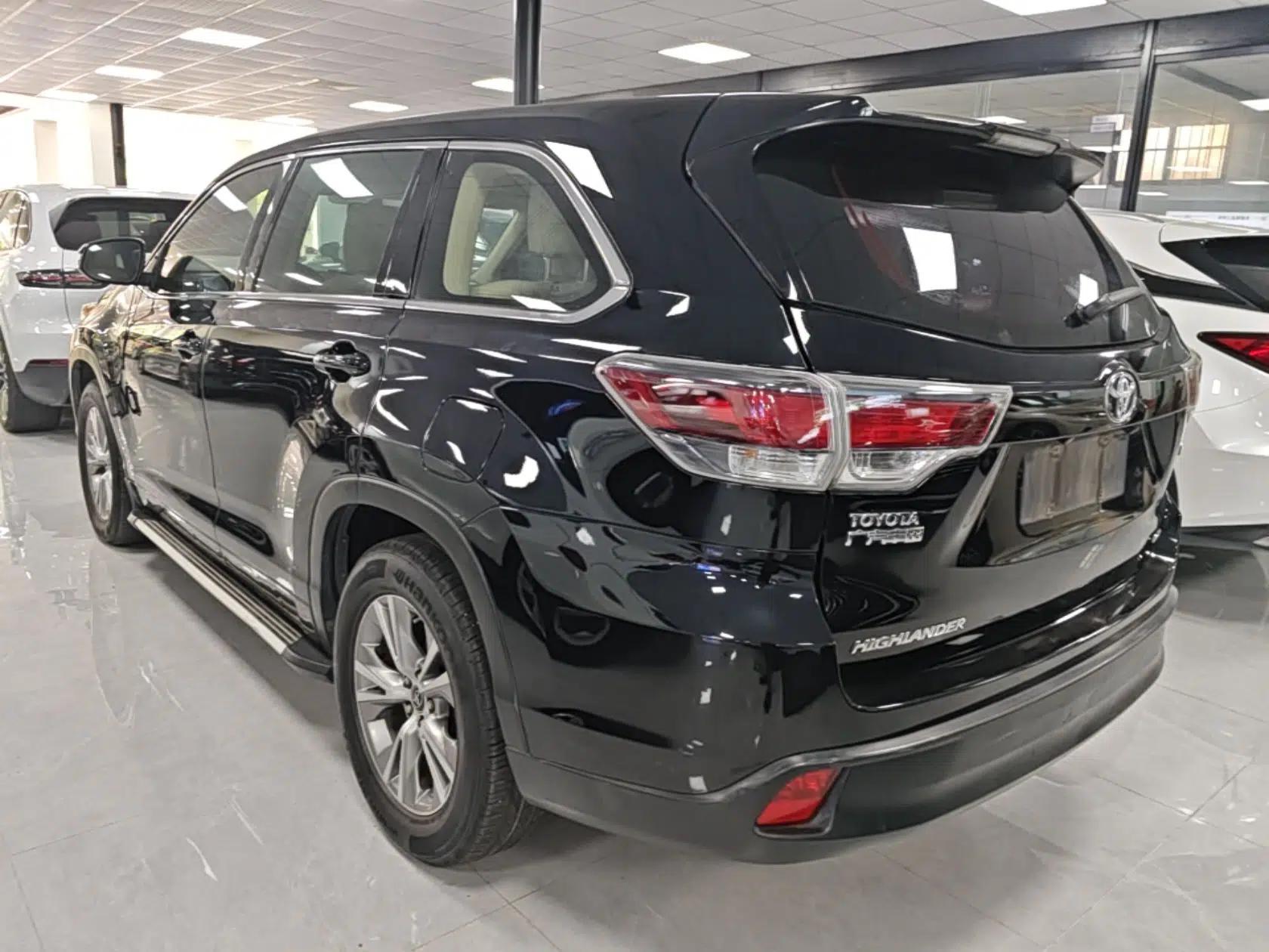 Toyota Highlander 2017 2.0T Four-Wheel Drive Elite Edition 7-Seater — миниатюра 4