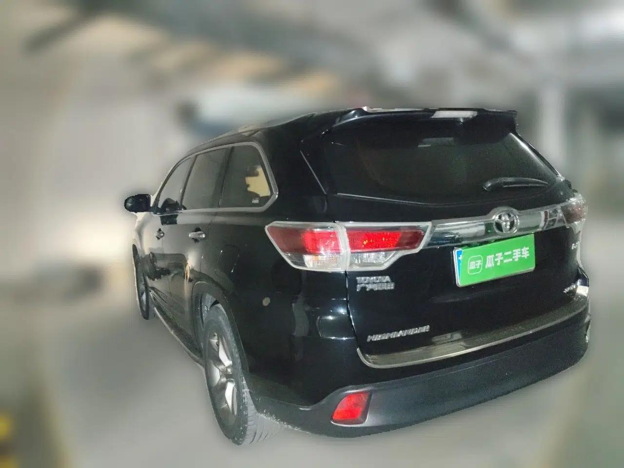 Toyota Highlander 2015 2.0T Two-Wheel Drive Luxury Edition 7 Seats — миниатюра 4