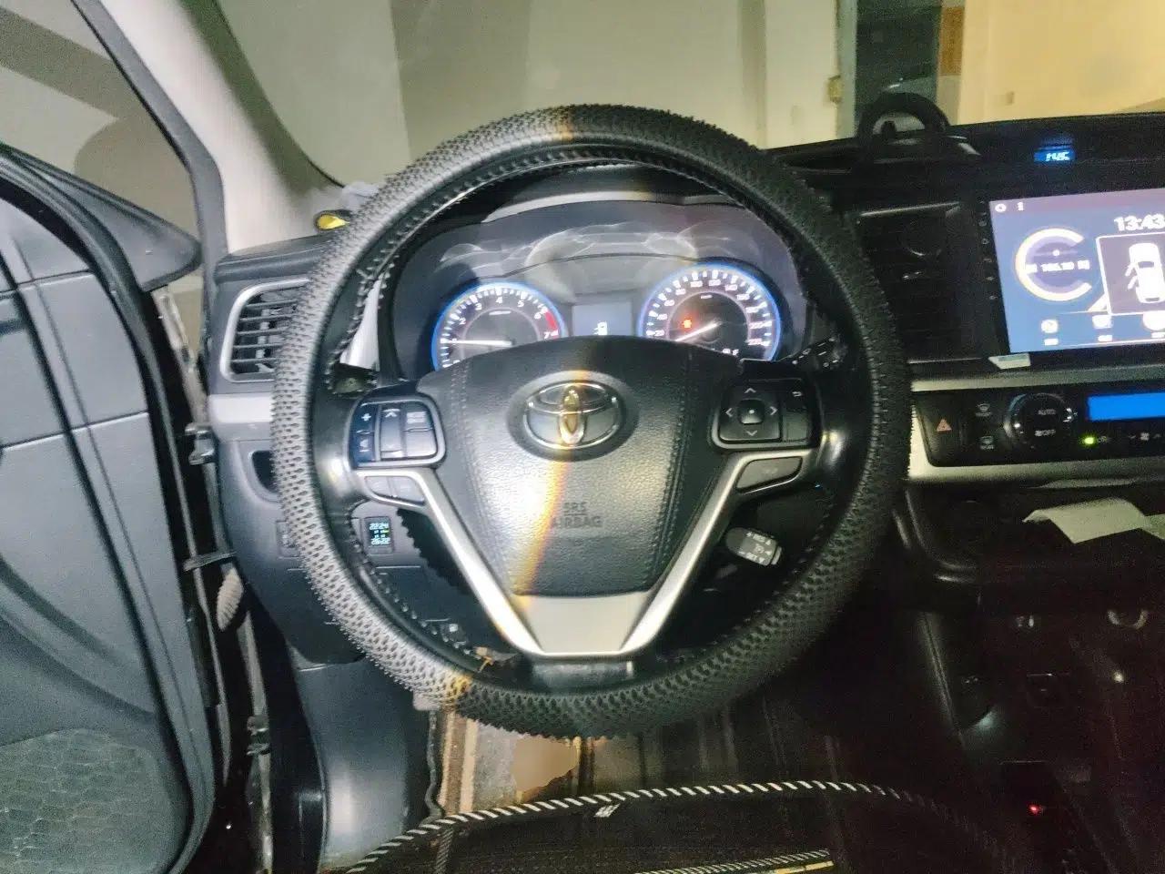 Toyota Highlander 2015 2.0T Two-Wheel Drive Luxury Edition 7 Seats — миниатюра 10