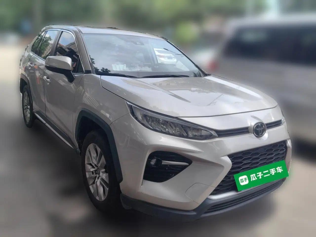 Toyota Wildlander 2020 2.0L CVT Two-Wheel Drive Luxury Edition — миниатюра 3