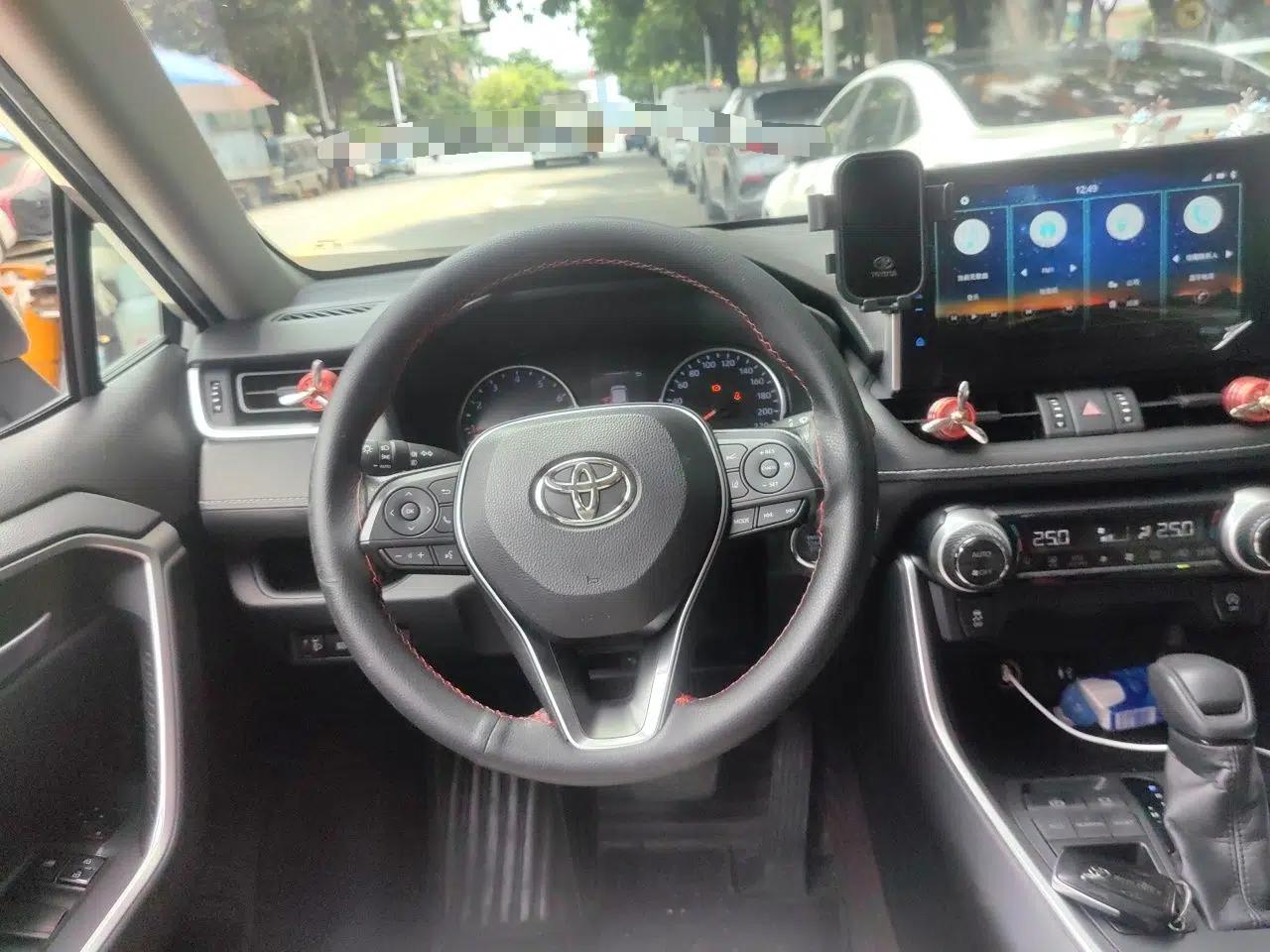 Toyota Wildlander 2020 2.0L CVT Two-Wheel Drive Luxury Edition — миниатюра 10