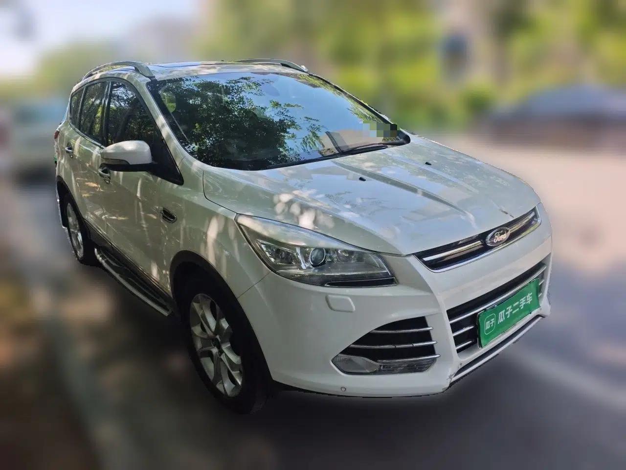 Ford Kuga 2015 2.0L GTDi Four-Wheel-Drive Sport Model — миниатюра 3