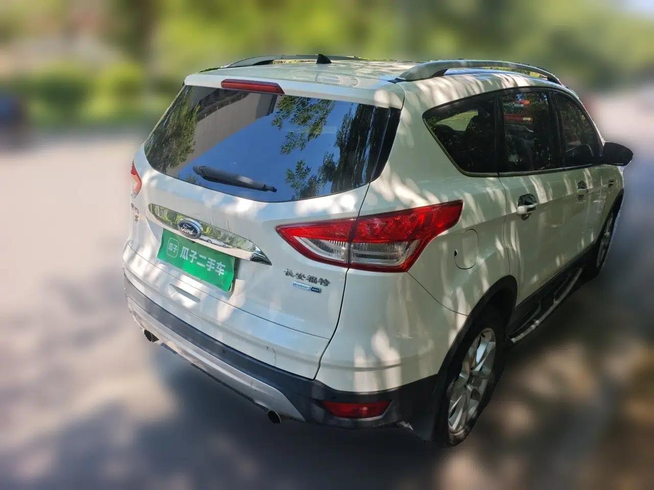 Ford Kuga 2015 2.0L GTDi Four-Wheel-Drive Sport Model — миниатюра 6
