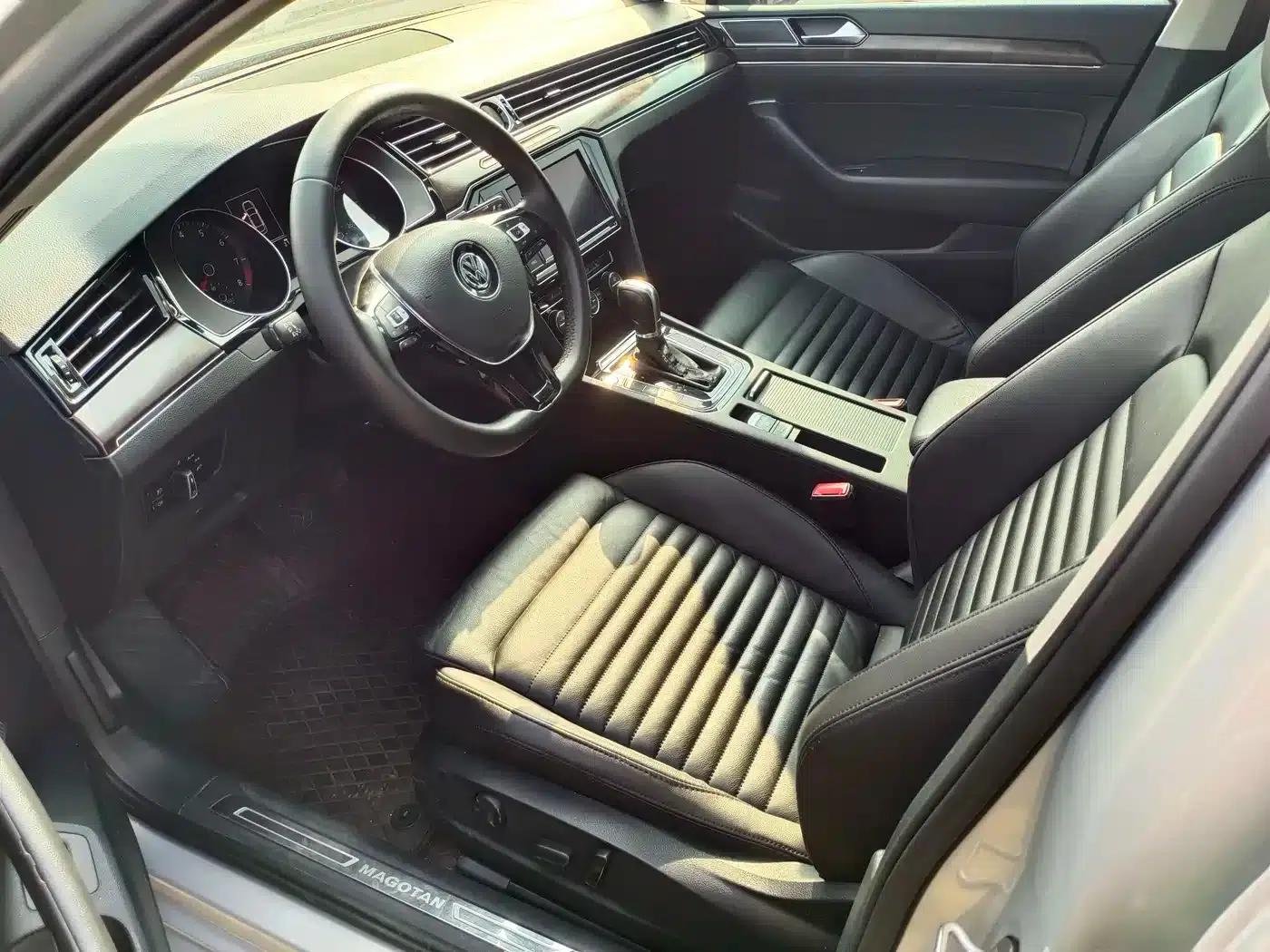 2019 Volkswagen Magotan 330TSI DSG Luxury Edition (China VI Emission Standard) — миниатюра 4