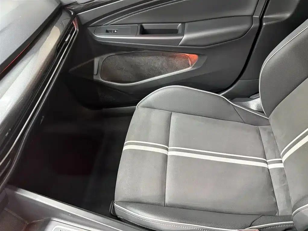 2023 Golf 280TSI DSG R-Line Lite — миниатюра 13