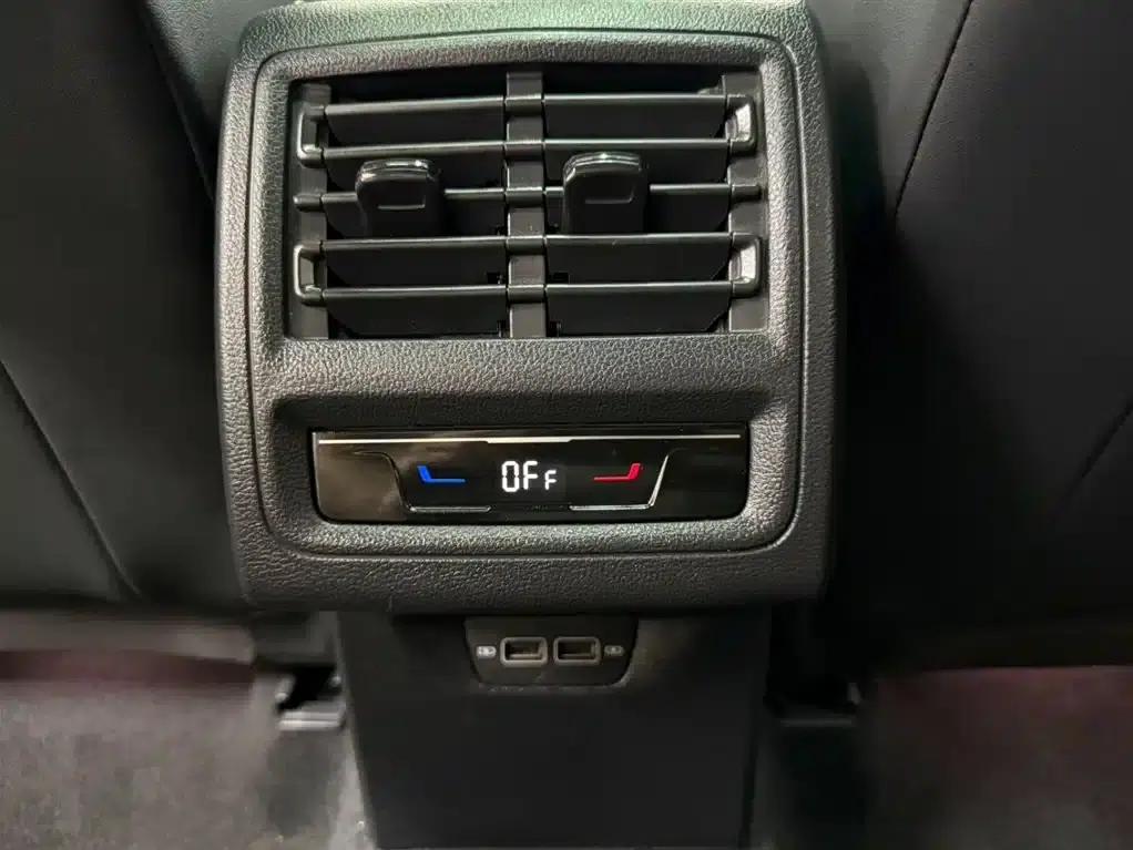 2023 Golf 280TSI DSG R-Line Lite — миниатюра 19