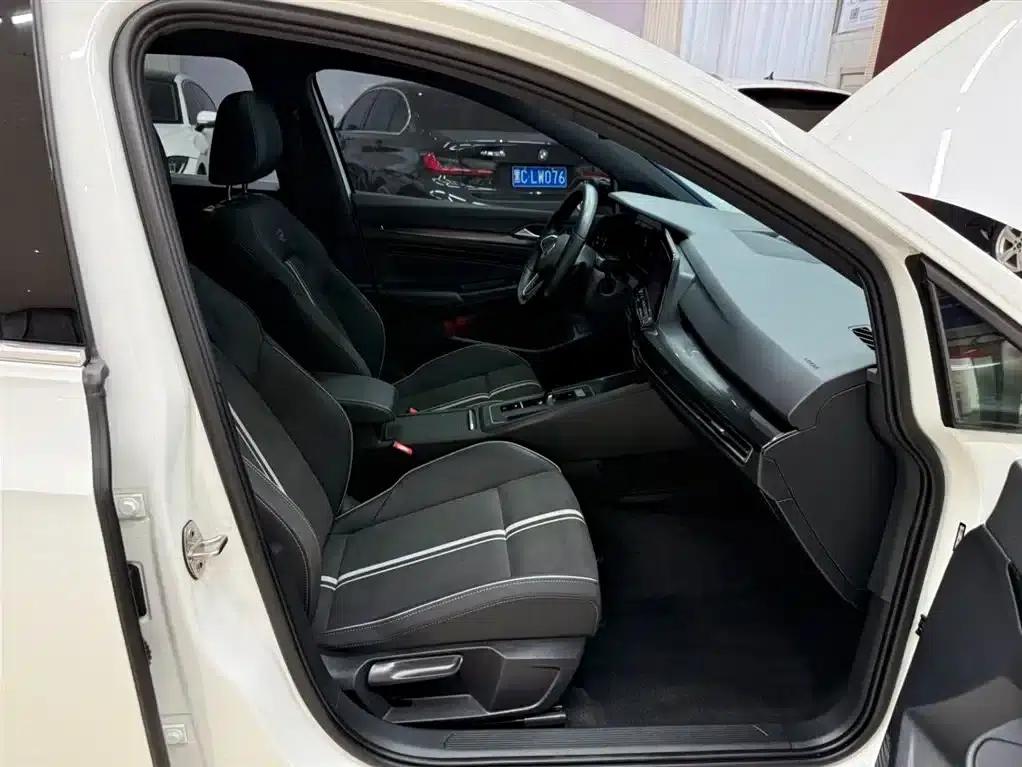 2023 Golf 280TSI DSG R-Line Lite — миниатюра 21