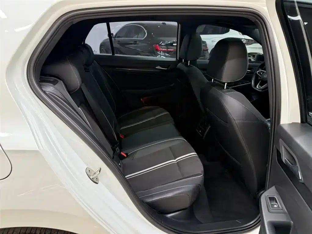 2023 Golf 280TSI DSG R-Line Lite — миниатюра 22