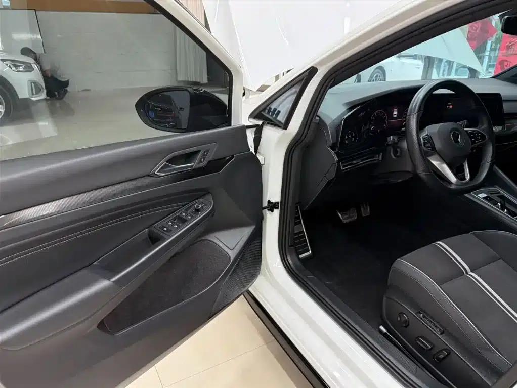 2023 Golf 280TSI DSG R-Line Lite — миниатюра 8