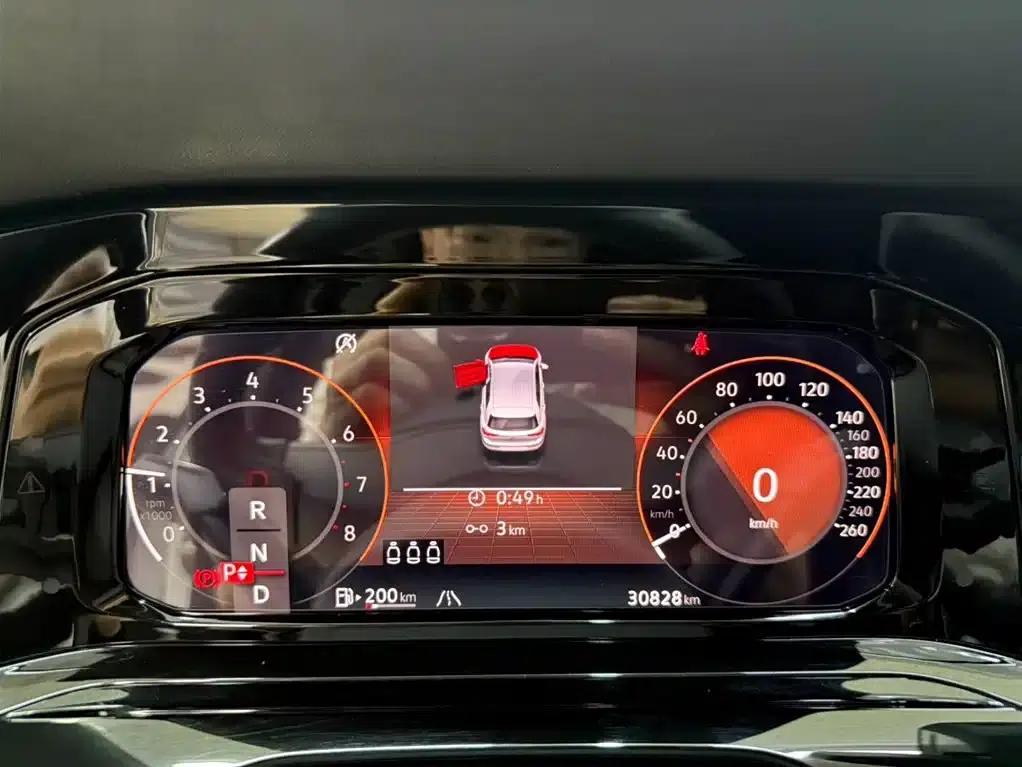 2023 Golf 280TSI DSG R-Line Lite — миниатюра 10
