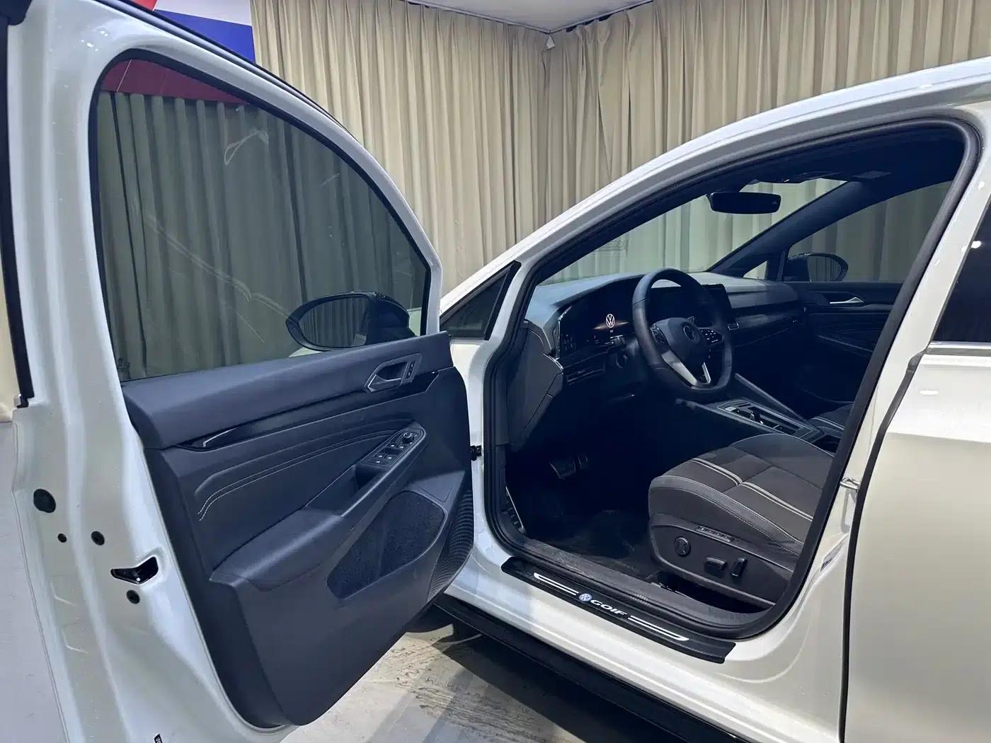 2023 Golf 280TSI DSG R-Line — миниатюра 8