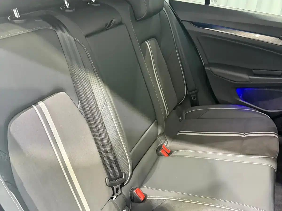 2023 Golf 280TSI DSG R-Line Lite — миниатюра 11