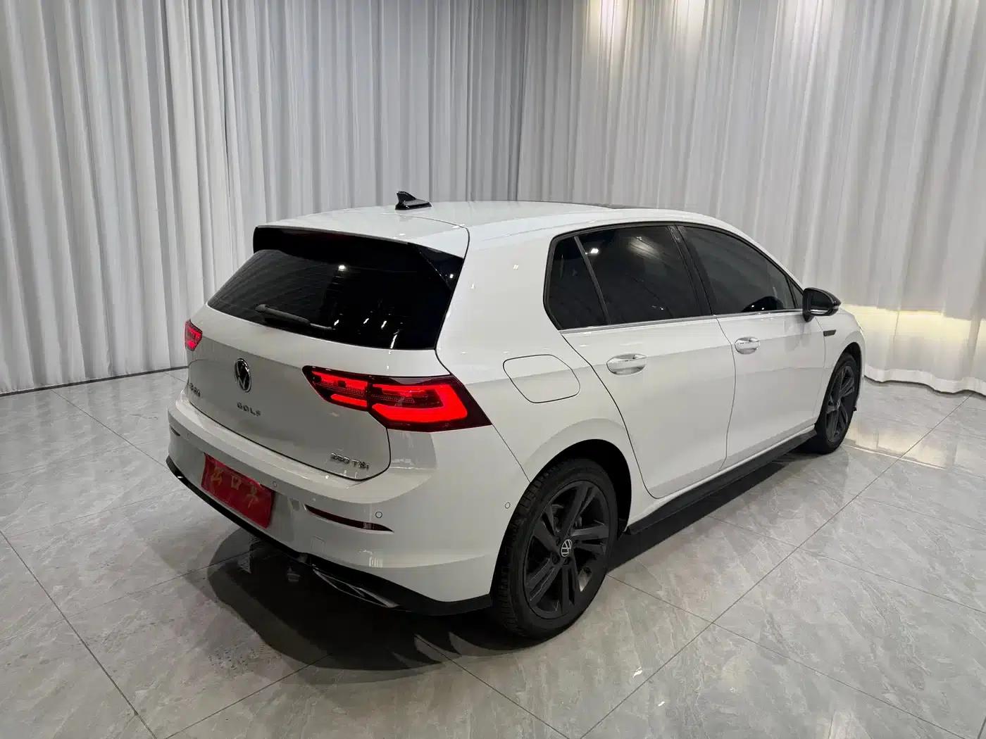 2023 Golf 280TSI DSG R-Line Lite — миниатюра 4
