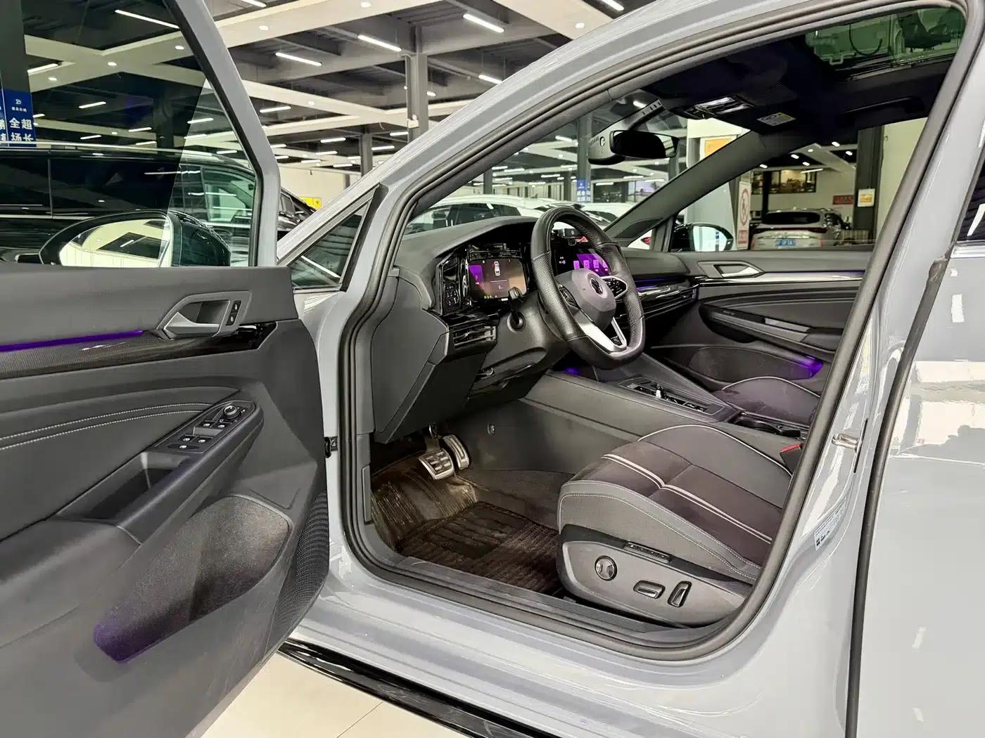 2023 Golf 280TSI DSG R-Line Lite — миниатюра 4