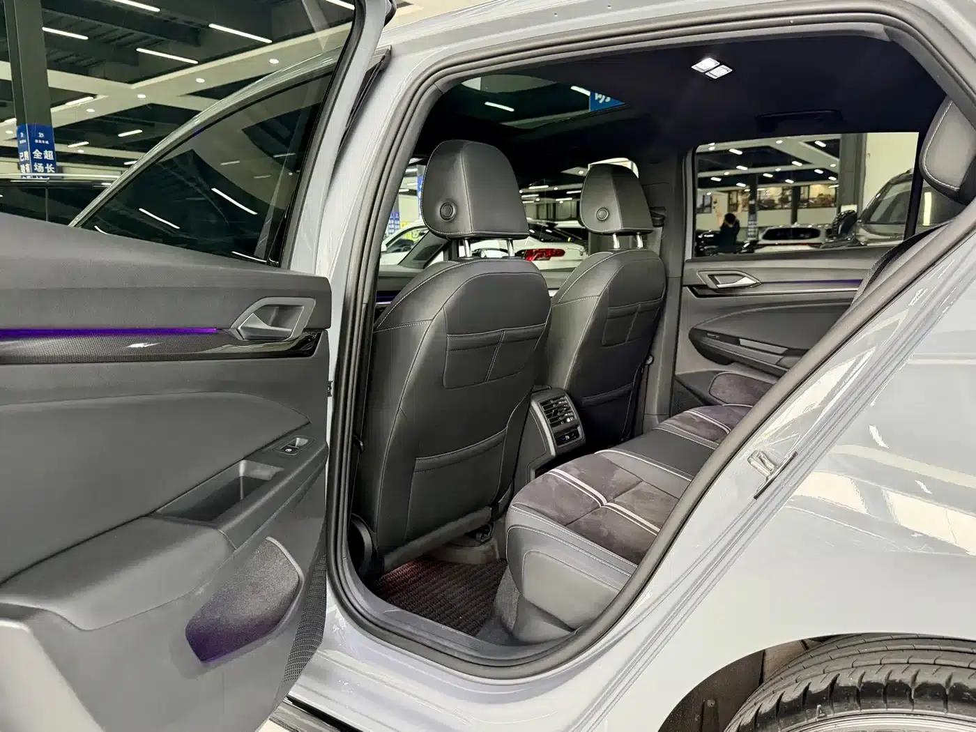 2023 Golf 280TSI DSG R-Line Lite — миниатюра 5