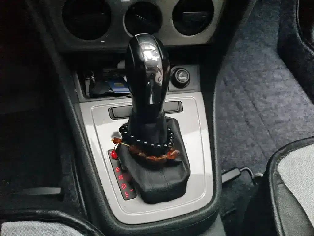 2013 Volkswagen Lavida Classic Facelift 1.6L Automatic Fashion Edition — миниатюра 7