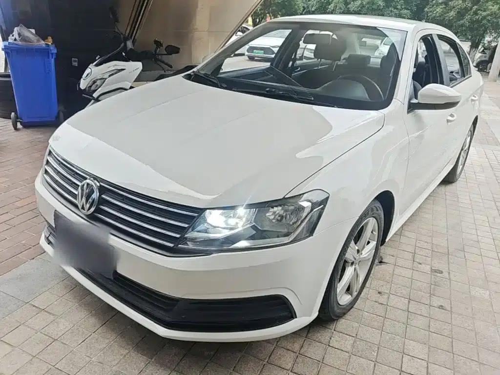 2017 Volkswagen Lavida 1.6L Automatic Fashion Edition — миниатюра 1
