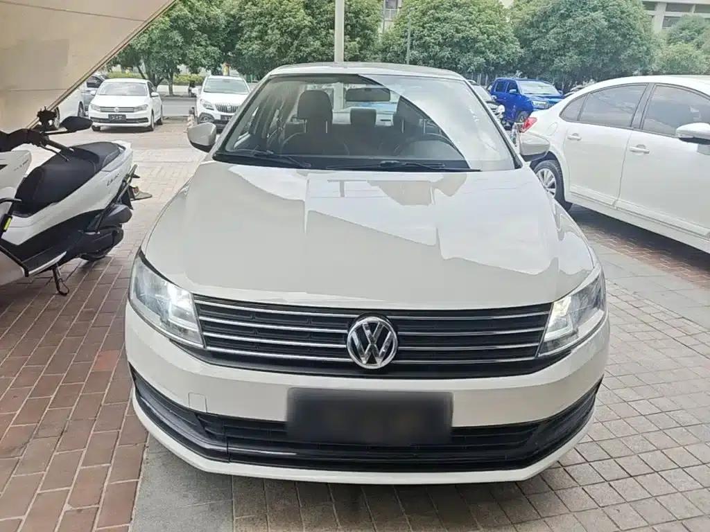 2017 Volkswagen Lavida 1.6L Automatic Fashion Edition — миниатюра 3