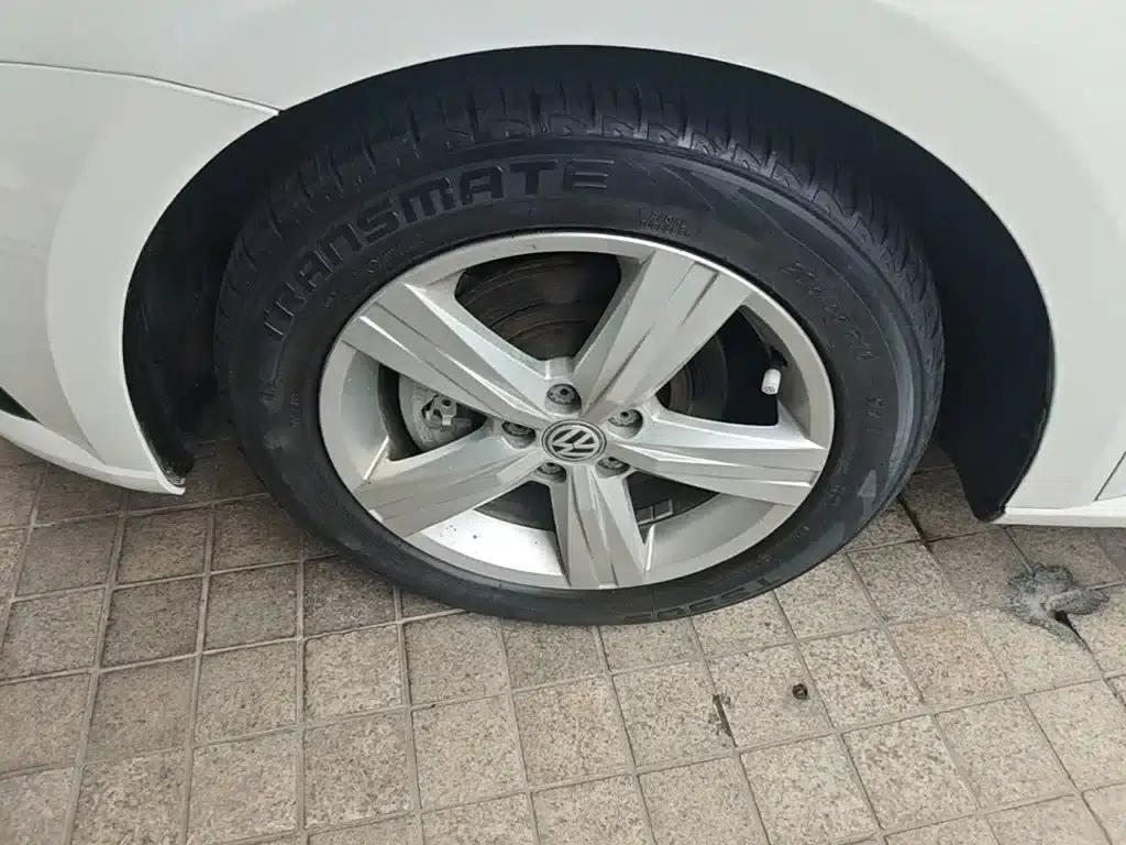 2017 Volkswagen Lavida 1.6L Automatic Fashion Edition — миниатюра 23