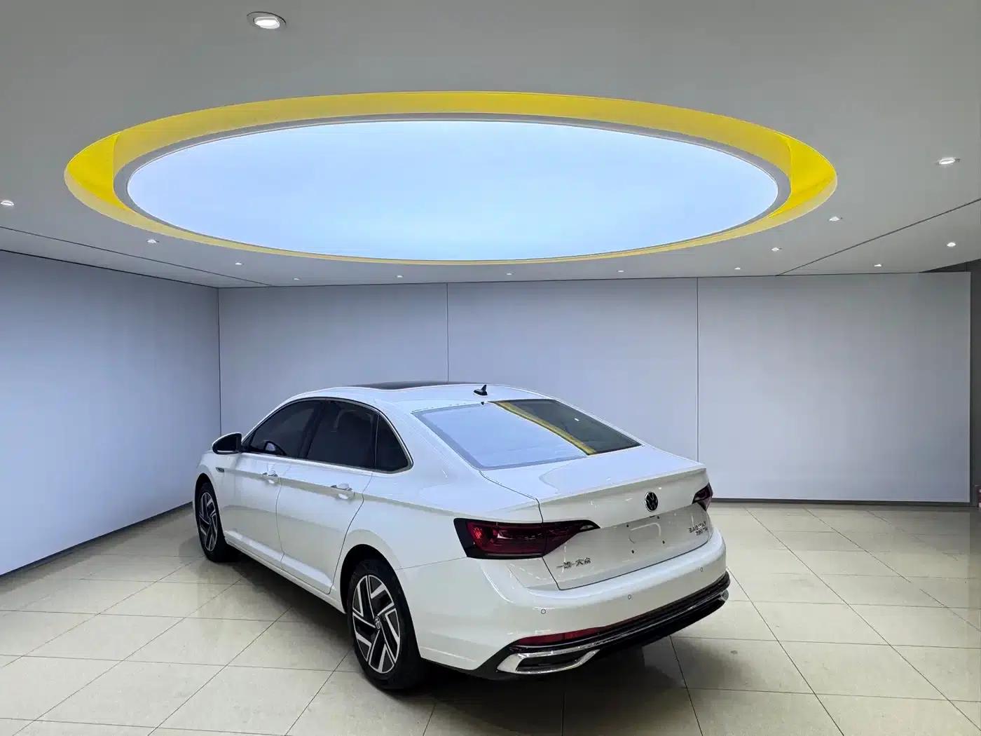 2023 Volkswagen Sagitar 280TSI DSG Super Edition — миниатюра 4
